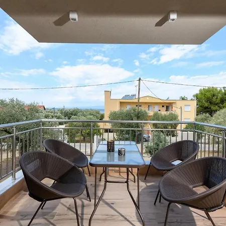 The Olive Land Órmos Prínou