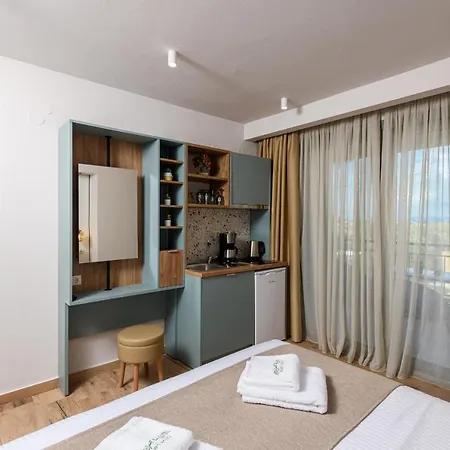 Hotel The Olive Land *