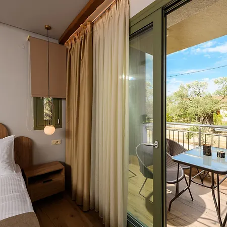 The Olive Land Órmos Prínou