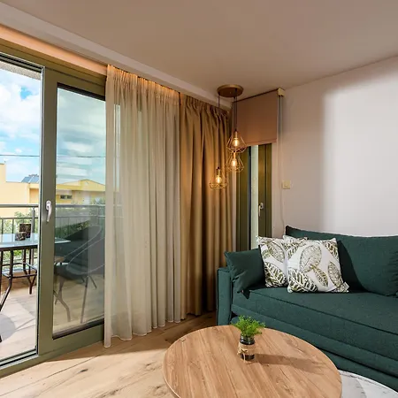 The Olive Land Órmos Prínou