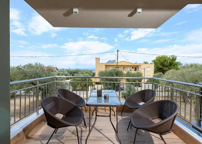 The Olive Land Órmos Prínou