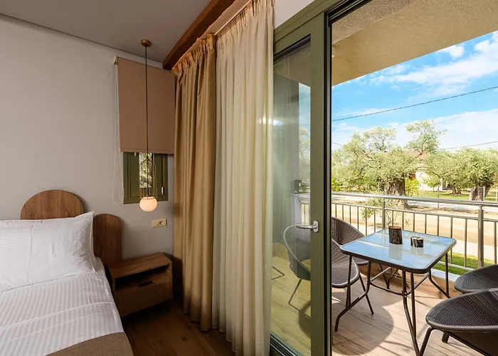 The Olive Land Órmos Prínou